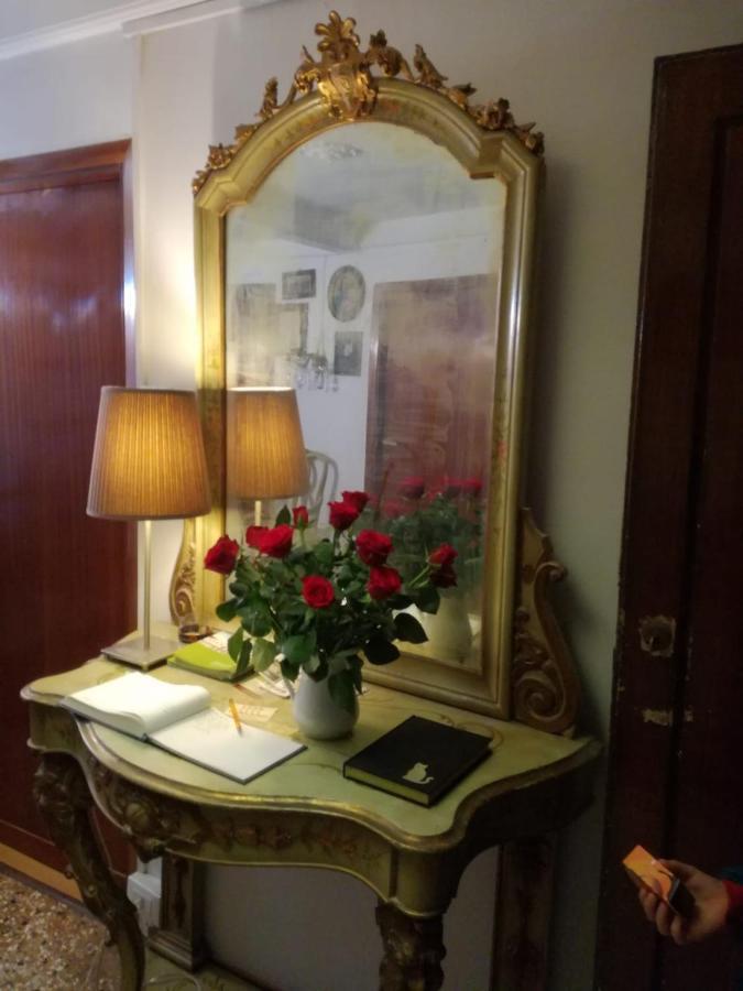 Dorsoduro461 Bed & Breakfast เวนิส ภายนอก รูปภาพ